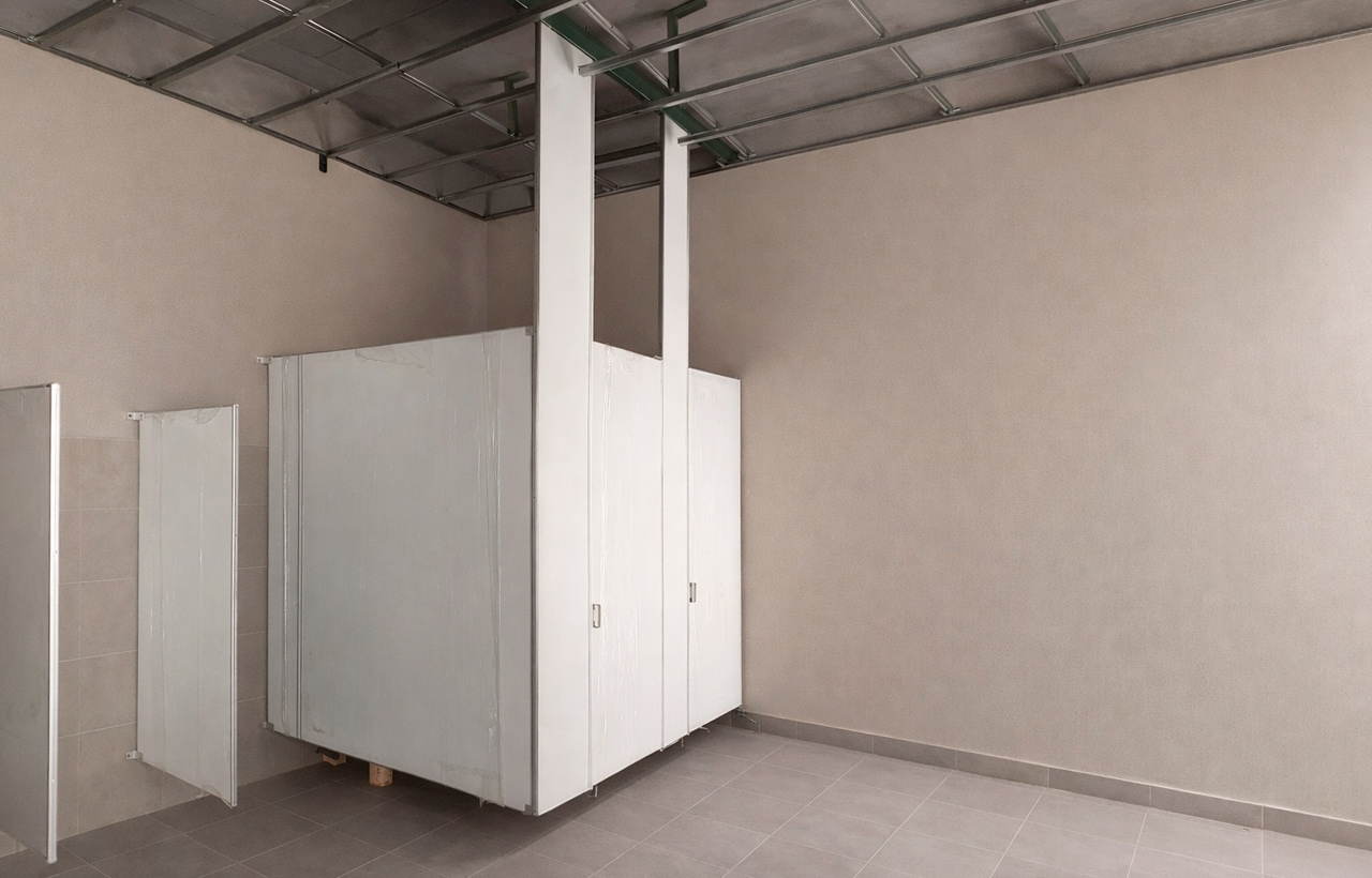 mampara con riel o mampara suspendida