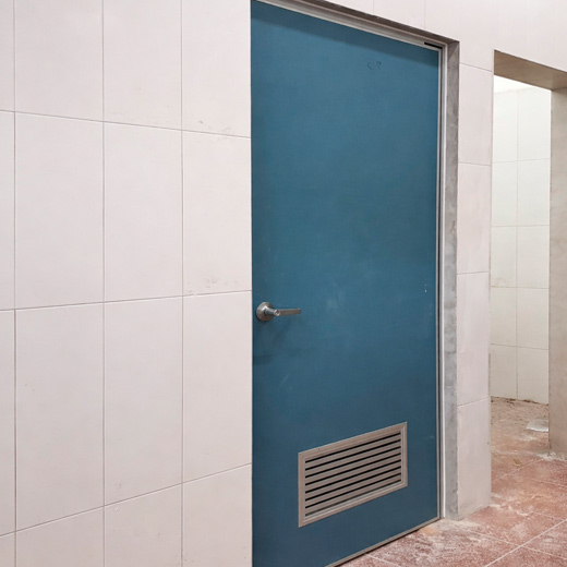 puerta con rejilla queretaro